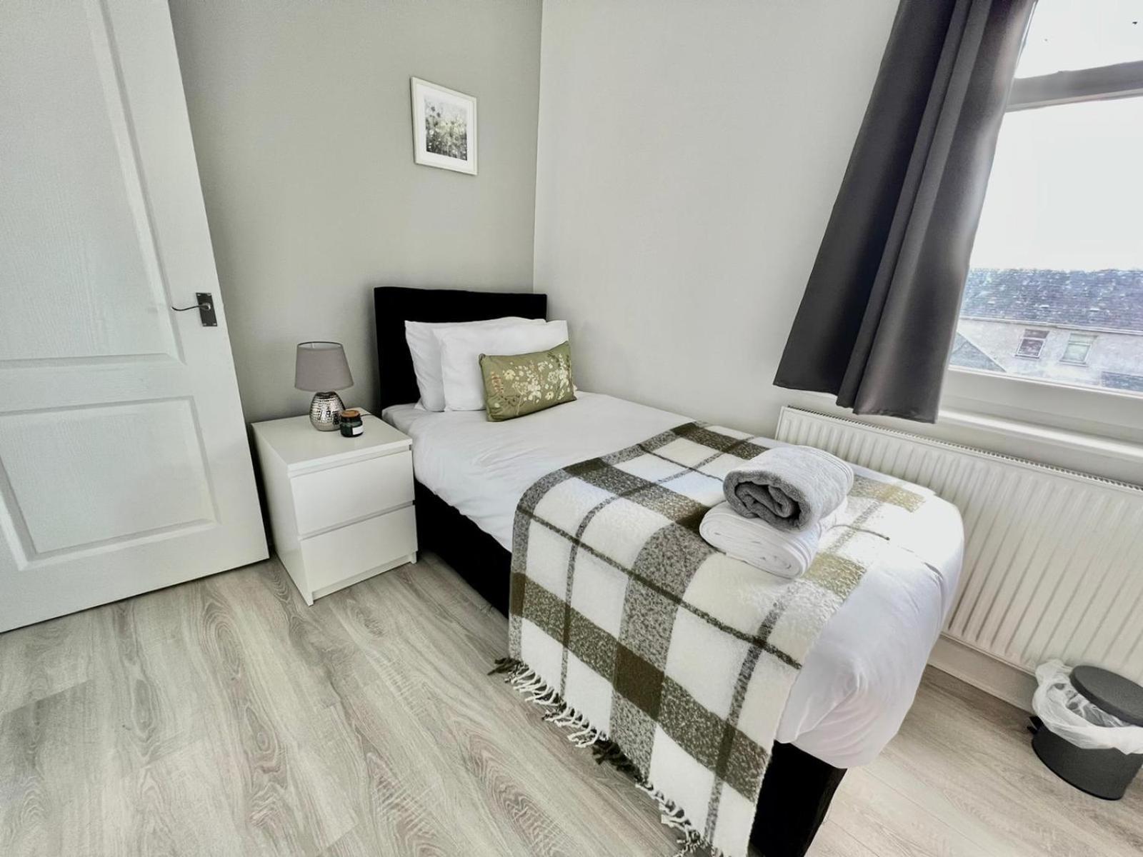 Executive 3 Bedroom Port Talbot Town Centre Margam Sleeps 7 Kültér fotó