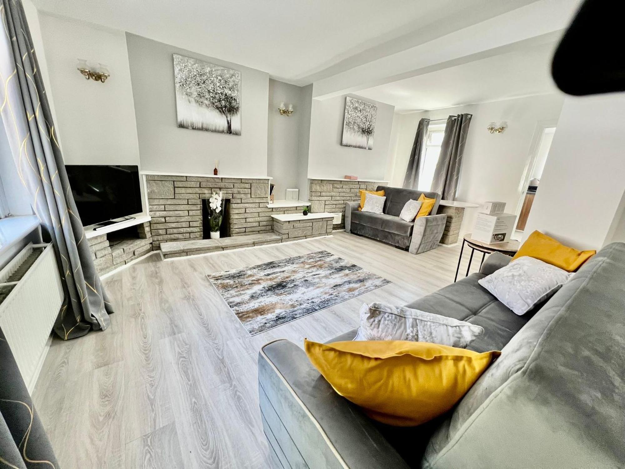 Executive 3 Bedroom Port Talbot Town Centre Margam Sleeps 7 Kültér fotó